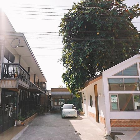 Sleepy House Chiang Rai Bed & Breakfast Dış mekan fotoğraf